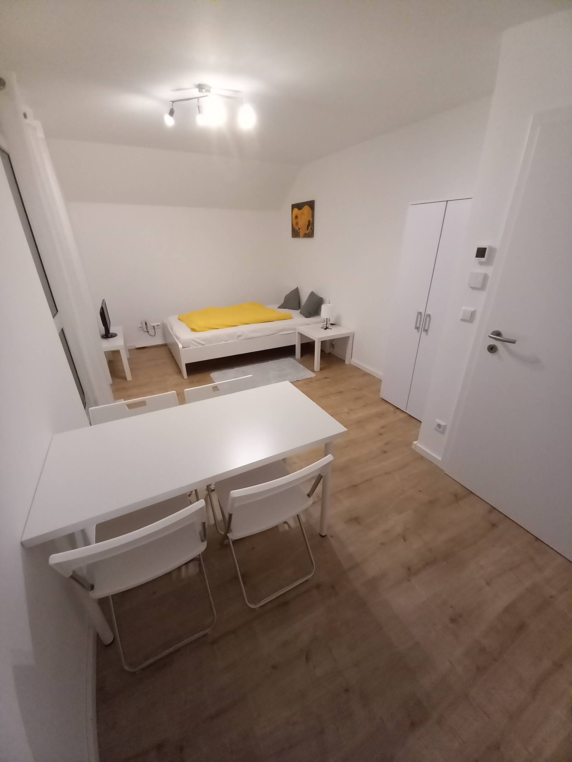 Möbliertes Zimmer im modernen Neubau, Einfamilienhaus in bester Lage zum Schlosspark Favorite, 76456 Kuppenheim