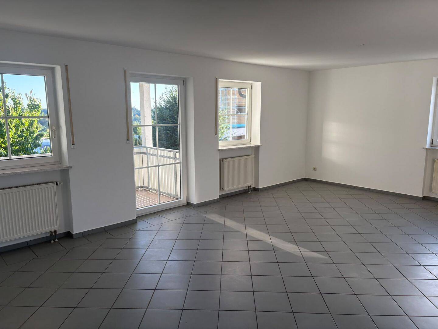 Großzügige 3,5-Zimmer-Wohnung in ländlicher Lage, 84166 Adlkofen