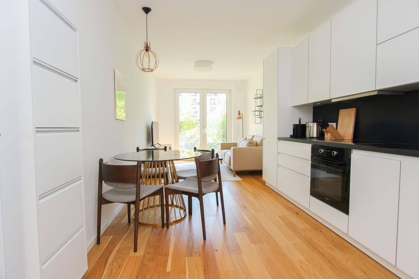 Möblierte 2-Zimmer-Terrassenwohnung, 81379 München (Sendling Sendling-Westpark Thalk. Obersendl.-Forsten-Fürstenr.-Solln)