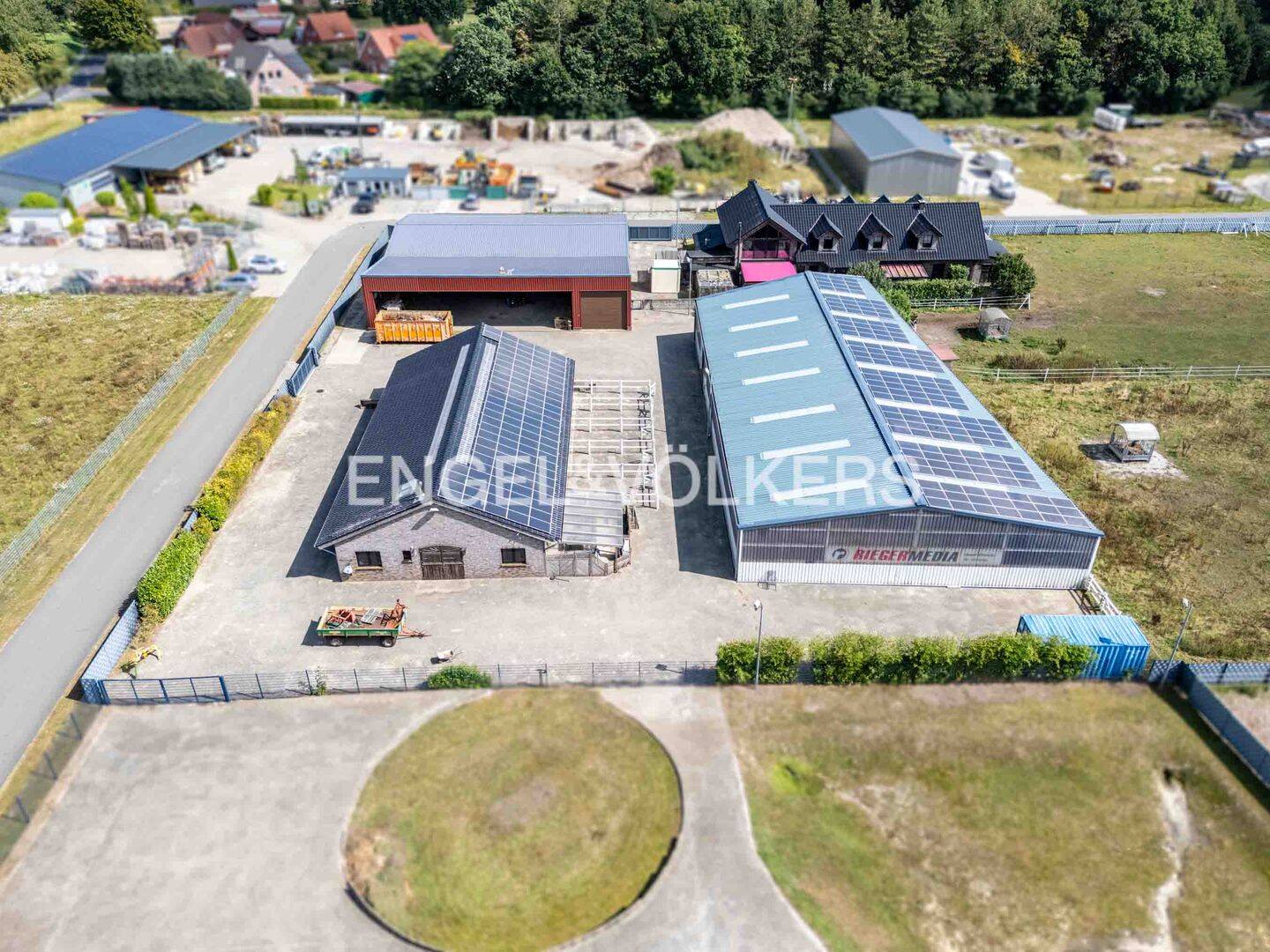 Exklusives Wohnhaus mit Reitanlage, Reithalle & PV-Anlage – Wohnen & Pferdehaltung vereint, 49779 Oberlangen
