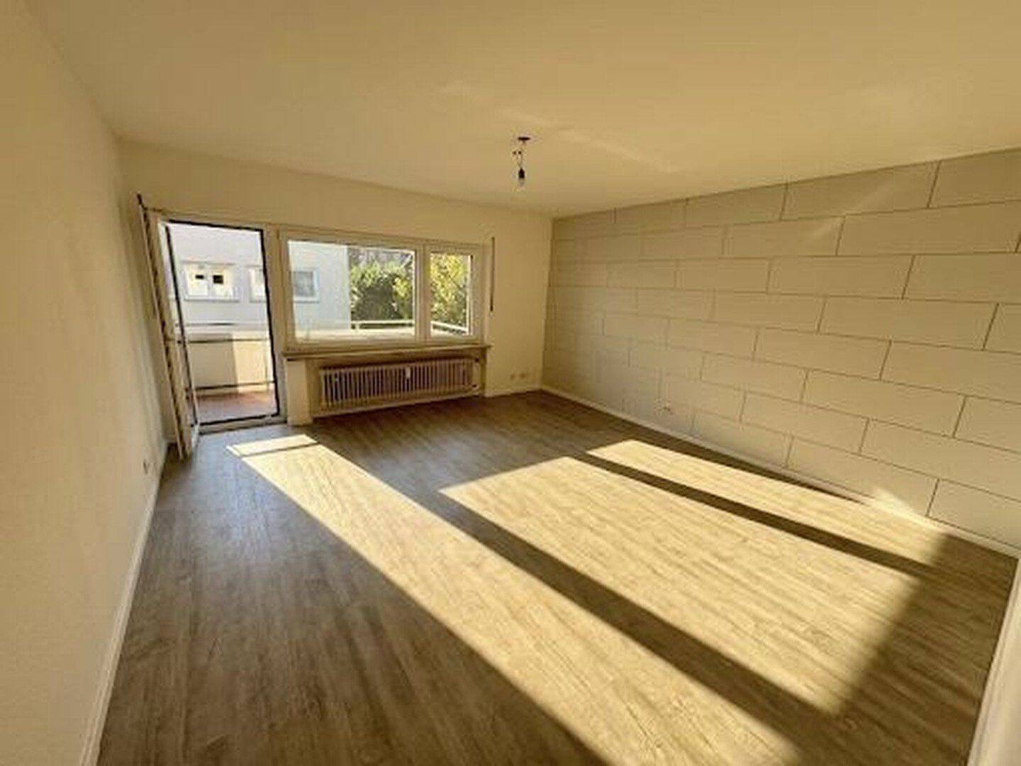 Neugründung: 3er-WG – renoviert, Balkon, Tiefgarage, ab sofort, 79100 Freiburg im Breisgau (Günterstal Vauban Wiehre)
