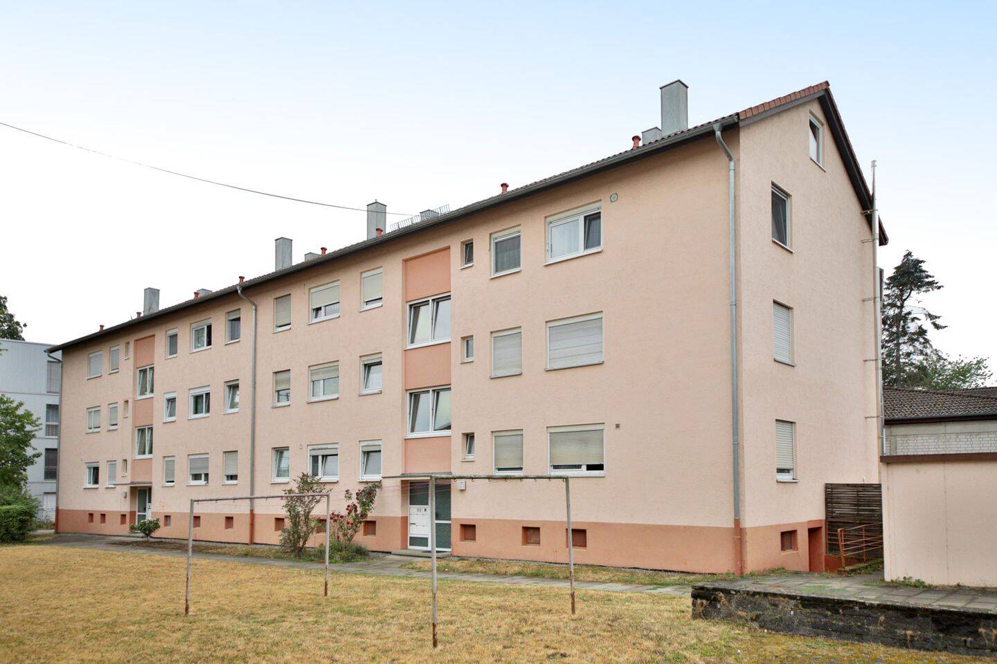 Helle 3-Zimmer-Erdgeschosswohnung mit Balkon und Einbauküche in Bad Friedrichshall, 74177 Bad Friedrichshall