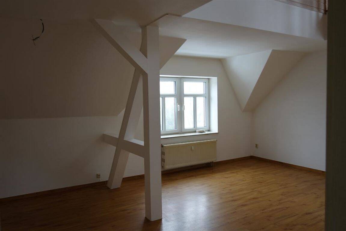 Gemütliche 2,5-Zimmer mit Laminat und Wanne in ruhiger Lage, 9126 Chemnitz (Altchemnitz Bernsdorf Gablenz Lutherviertel Sonnenberg)