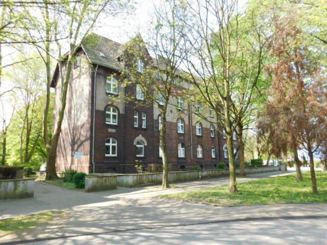 Großzügige 2-Zimmerwohnung im 2. OG in zentraler Lage mit Vinylboden…, 47053 Duisburg (Altstadt Dellviertel Hochfeld Wanheimerort)