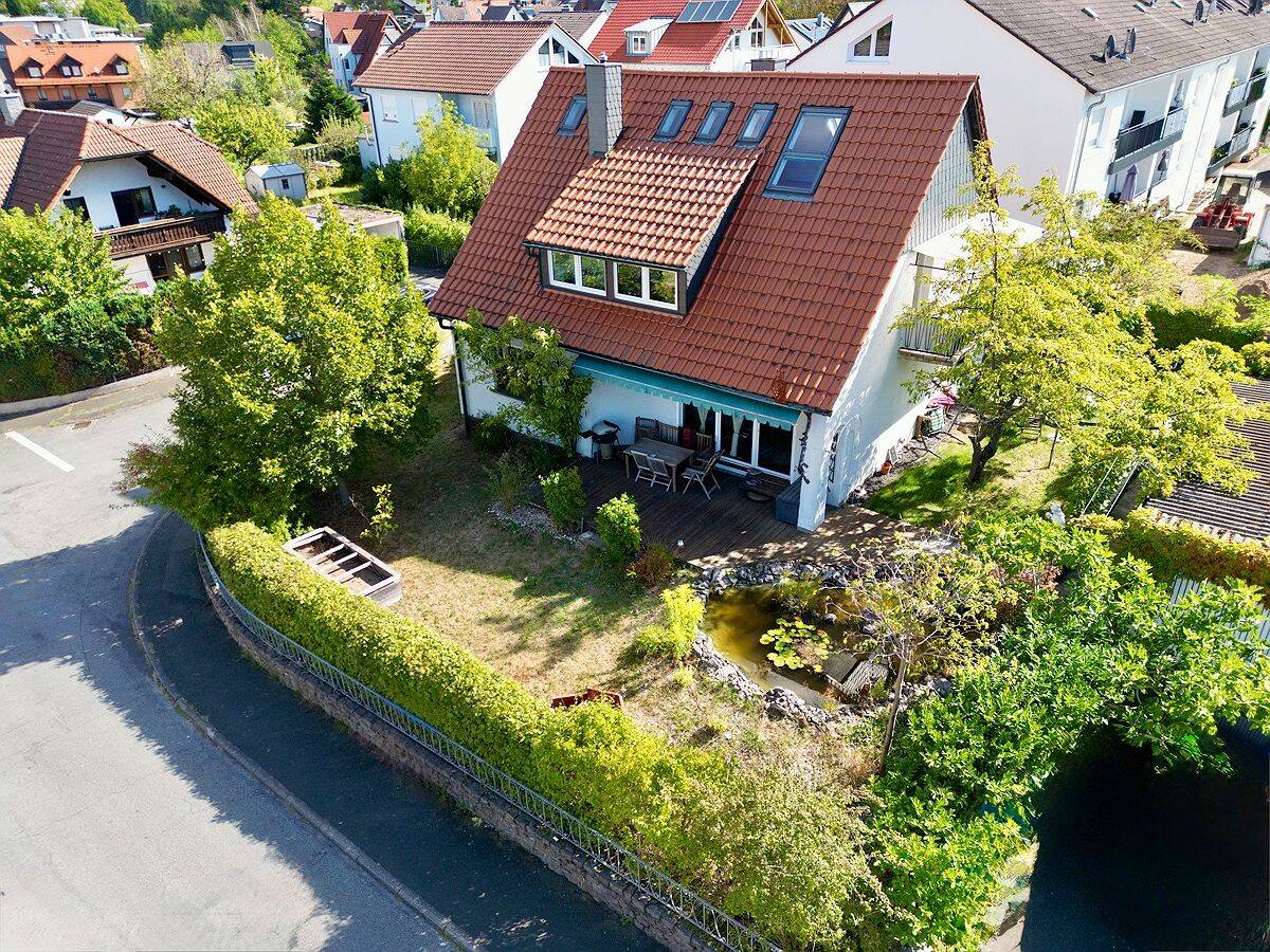 Ein Zuhause mit Charakter und vielseitigem Raumangebot, 63808 Haibach