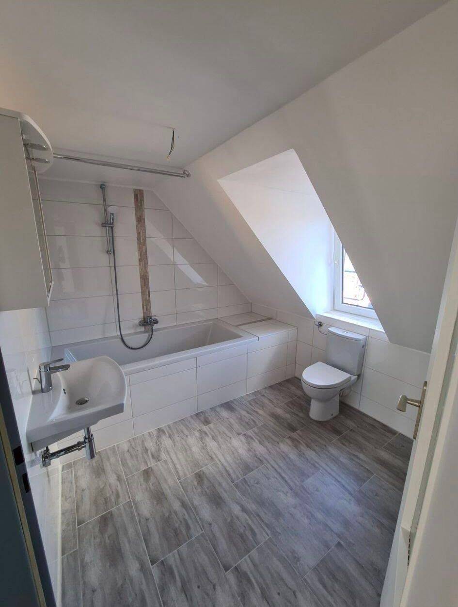 Kernsanierte Wohnung in guter Lage, 26721 Emden (Barenburg Conrebbersweg Früchteburg Harsweg Stadtzentrum)