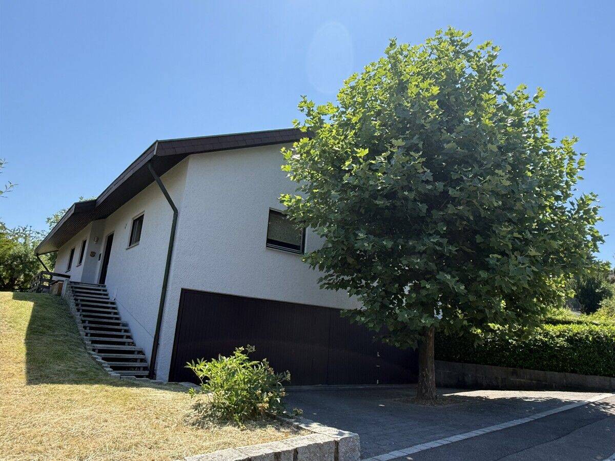 EXKLUSIVES EINFAMILIENHAUS IN BESTLAGE MIT BAURESERVE, 74257 Untereisesheim