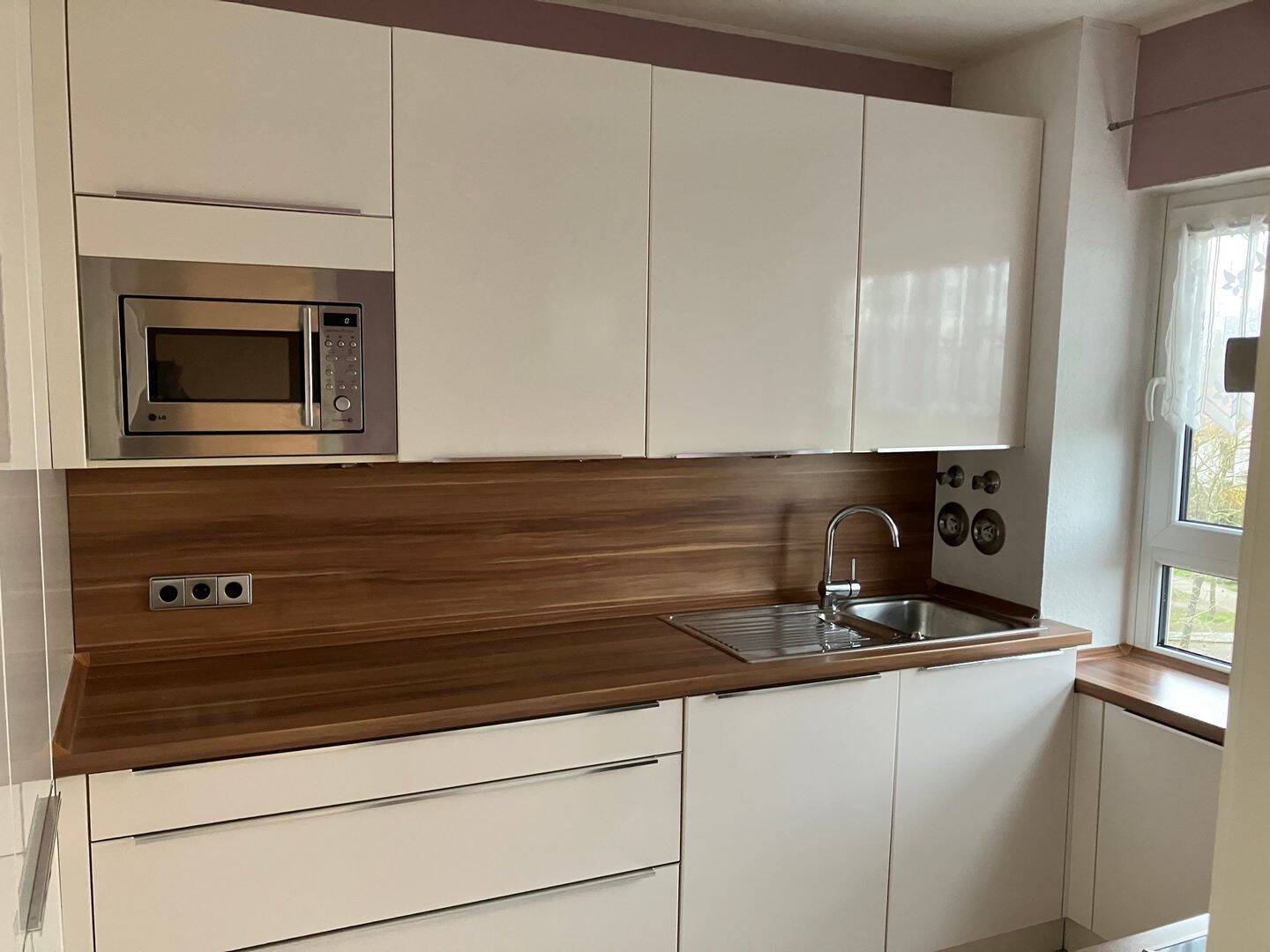 Traumhafte 3,5-Zimmer-Wohnung mit Kamin, großem Balkon & Stellplatz in Flörsheim am Main, 65439 Flörsheim am Main