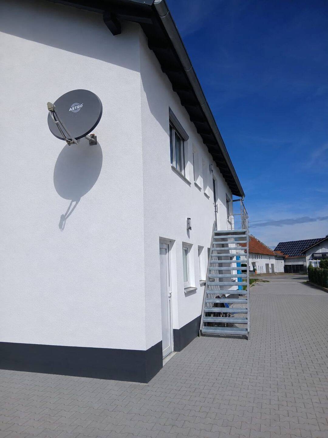 Schöne grosszügige Wohnung im 1 OG
ca.100 qm, 94569 Stephansposching