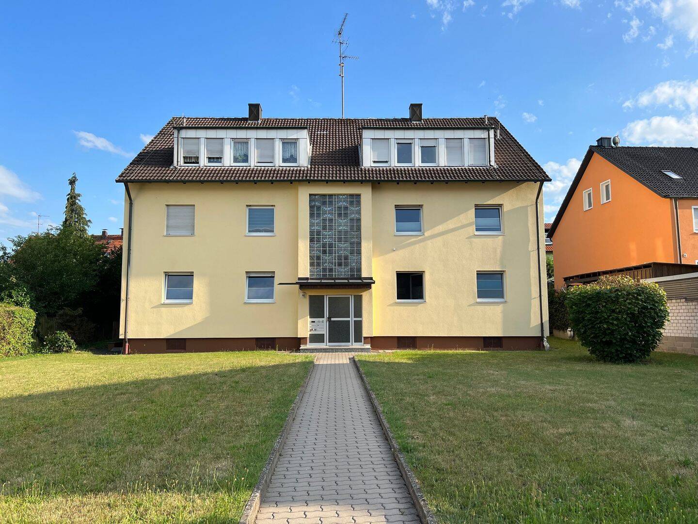 helle Dachgeschosswohnung in Rednitzhembach, 91126 Rednitzhembach