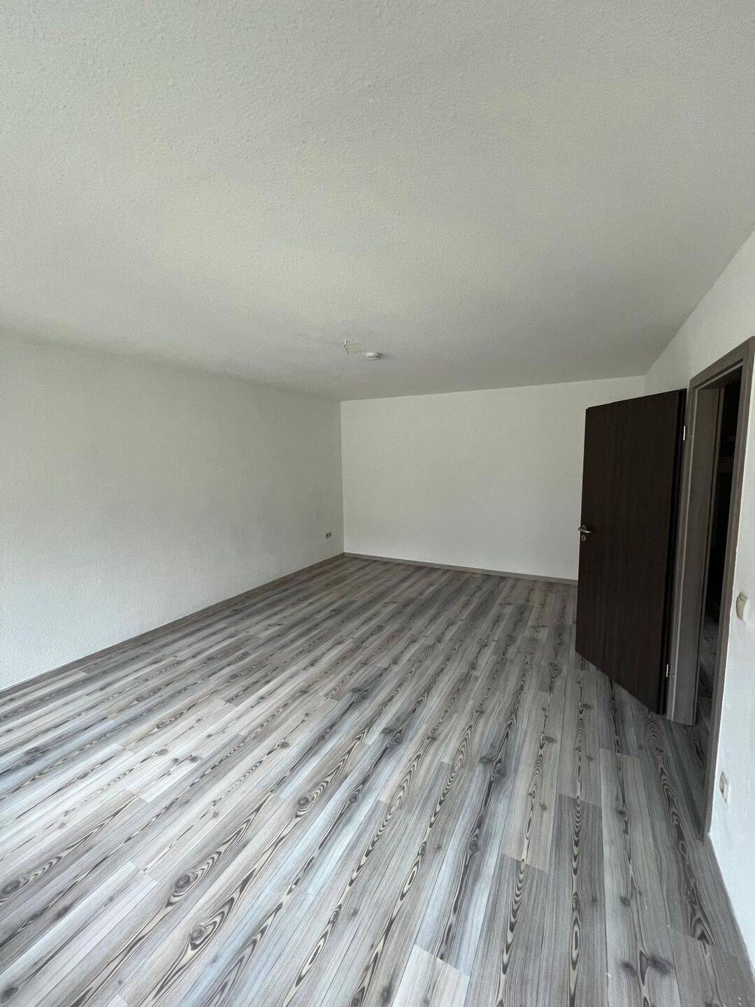 2 -Zimmer-Wohnung in zentraler Lage zu vermieten, 98646 Hildburghausen