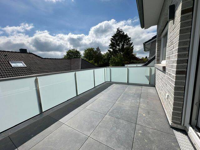 Rastede noch 1 Neubau ETW im OG mit Sonnenterasse/Balkon Parkplatz PV Anlage Bezug 05.2026, 26180 Rastede