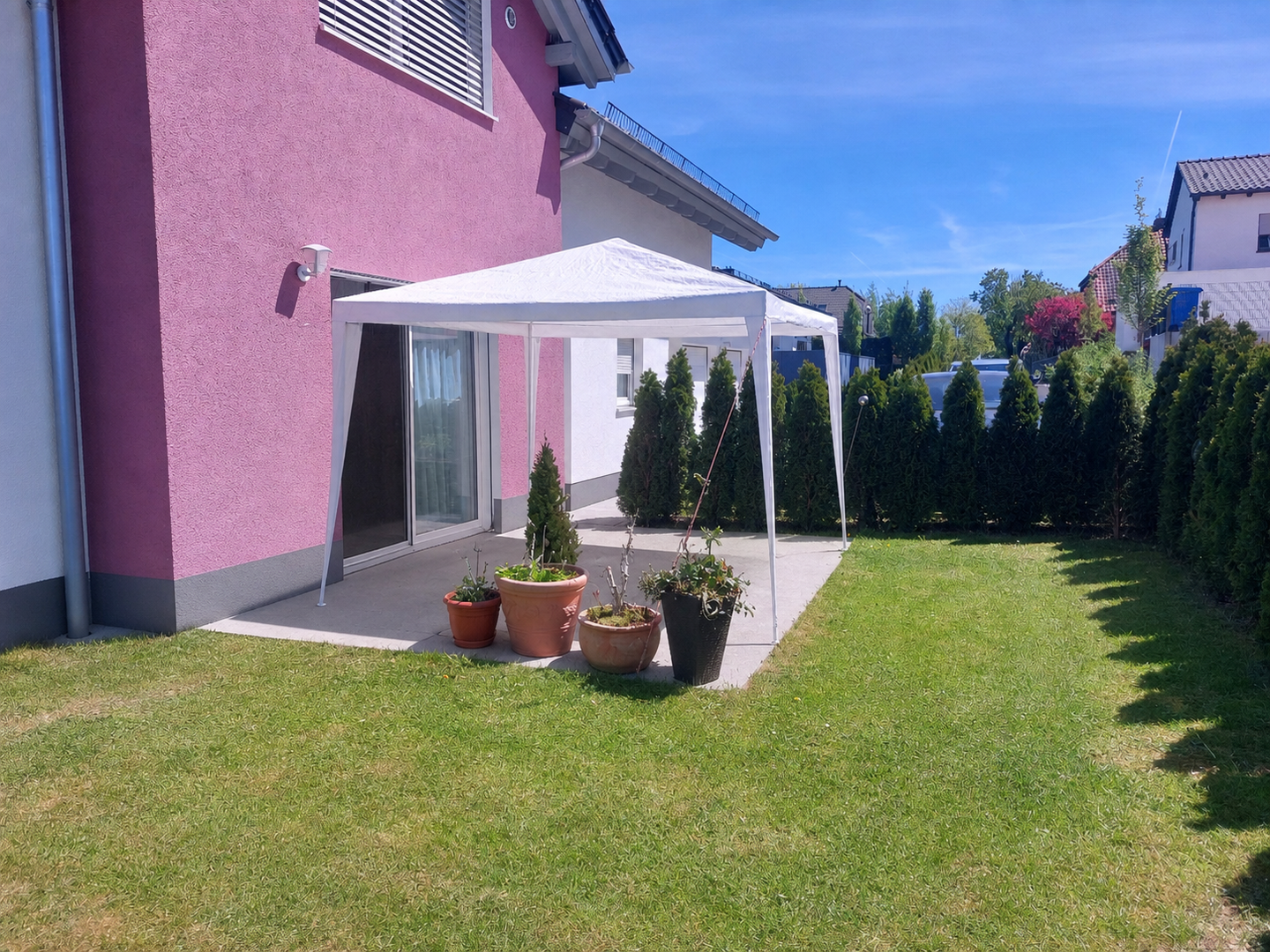 Sehr schöne Erdgeschoss-Wohnung in PA-Hacklberg, 109 m², 4 Zi., Terrasse mit Garten, zu vermieten. — PROFISIONSFREI —, 94034 Passau (Altstadt Grubweg Hacklberg Hals)