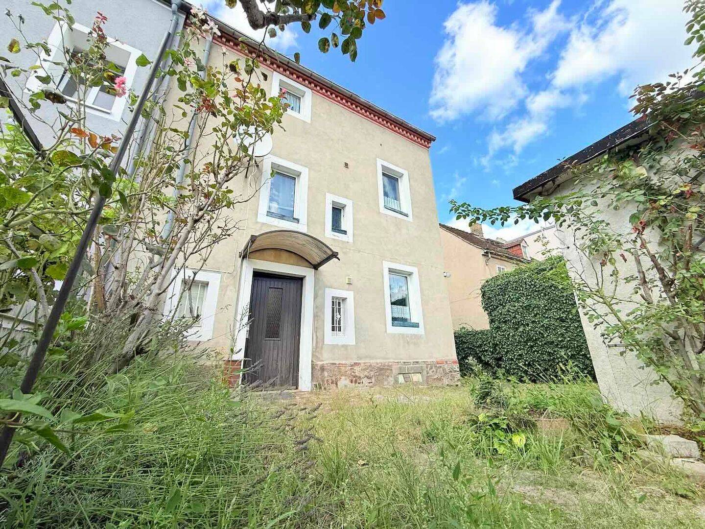 Charmanter Altbau von 1890! DHH mit Potenzial! Garten! Garage! Flexible Nutzungsmgl.!, 1129 Dresden (Hellerberge Pieschen-Nord/Trachenberge Trachau)