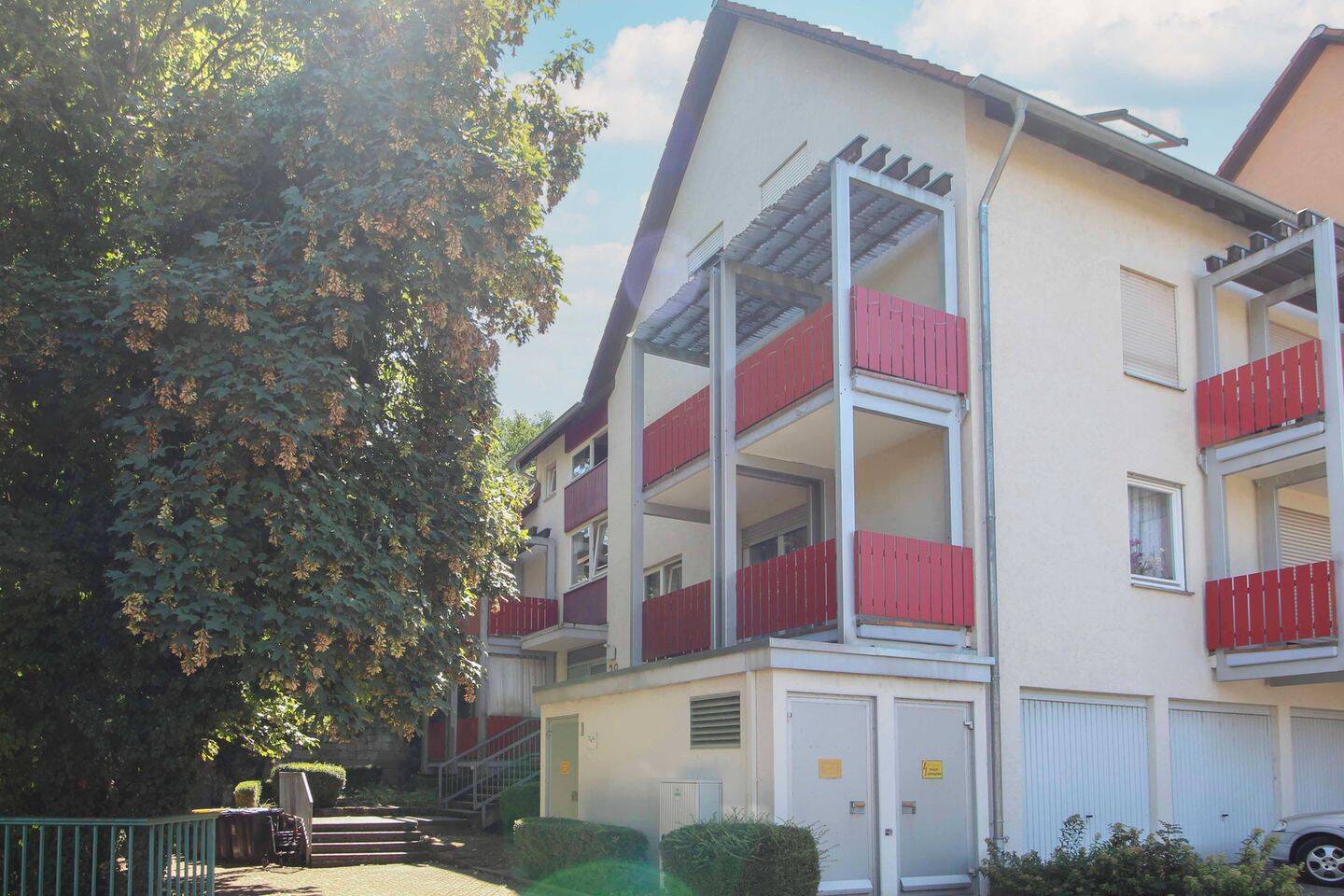 Großzügiges Raumgefühl im Dachgeschoss: Vermietete 2-Zimmer-Wohnung in ruhiger Bestlage, 74081 Heilbronn (Horkheim Klingenberg Sontheim)