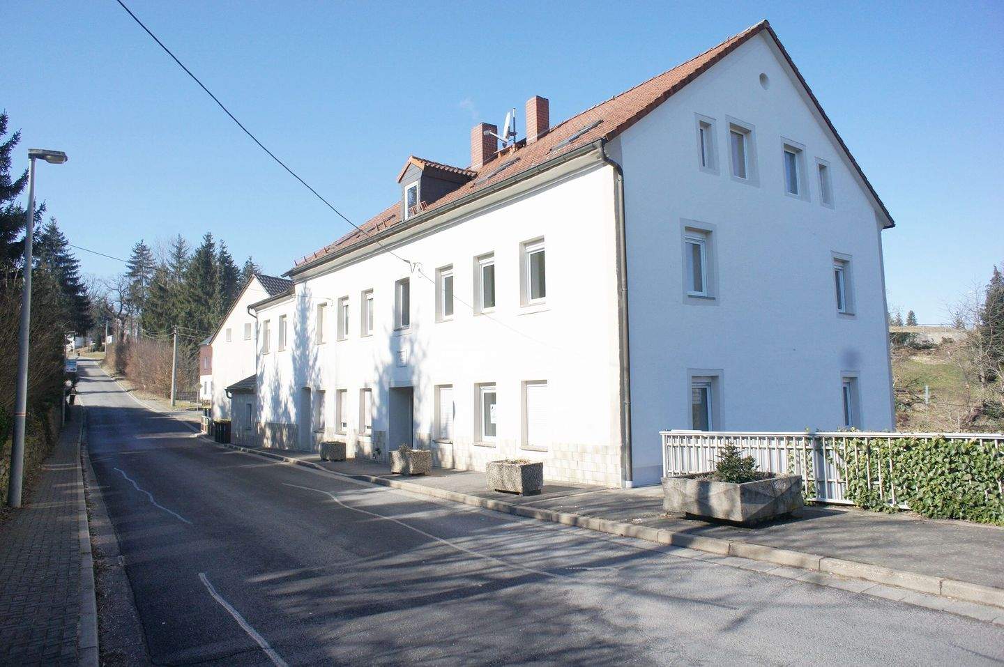 KURZZEITVERMIETUNG – Möblierte 3-Raumwohnung mit EBK in der Nähe von Freiberg!!!, 9633 Halsbrücke