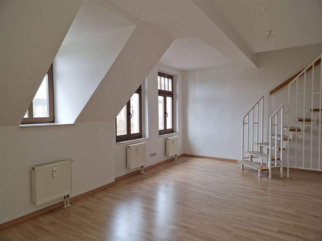 ***3-Zimmer-Maisonette mit Einbauküche, Dachbalkon + Lift ***, 9130 Chemnitz (Hilbersdorf Sonnenberg Yorckgebiet Zentrum)
