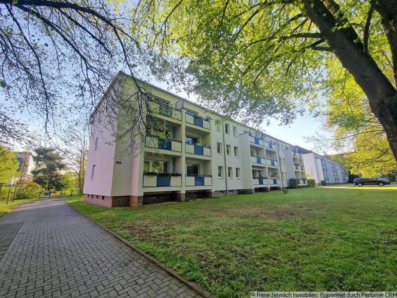 Helle Dachgeschosswohnung mit Balkon und Blick ins Grüne in Reichenbrand, 9117 Chemnitz (Rabenstein Reichenbrand Rottluff Siegmar)
