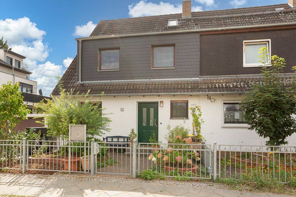 Energieeffizientes Reihenendhaus mit neuer Wärmepumpe und lauschigem Garten im Rudower Blumenviertel, 12357 Berlin (Neukölln Buckow Rudow)