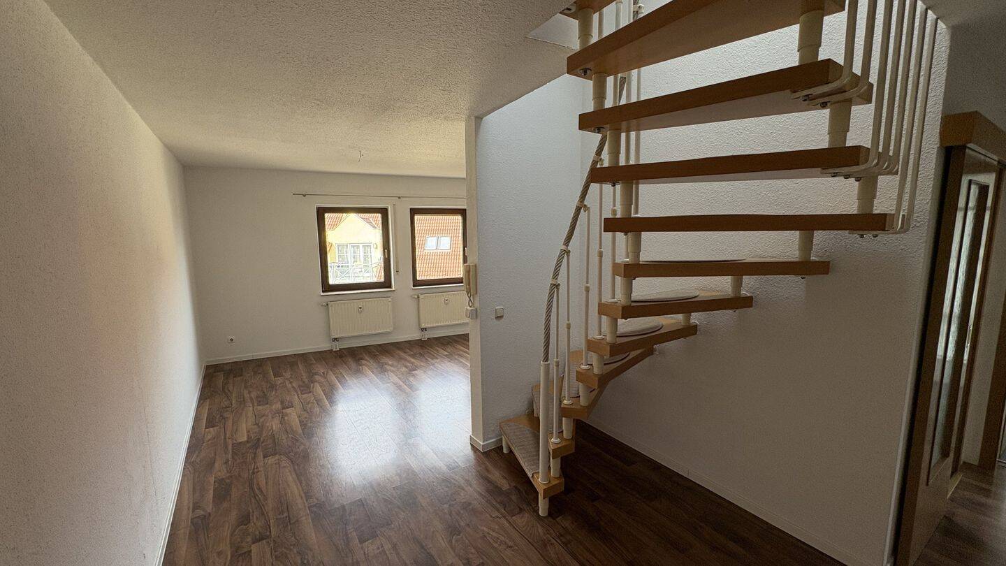 Wohlfühlwohnung mit zwei Balkonen und herrlichem Ausblick, 7639 Weißenborn
