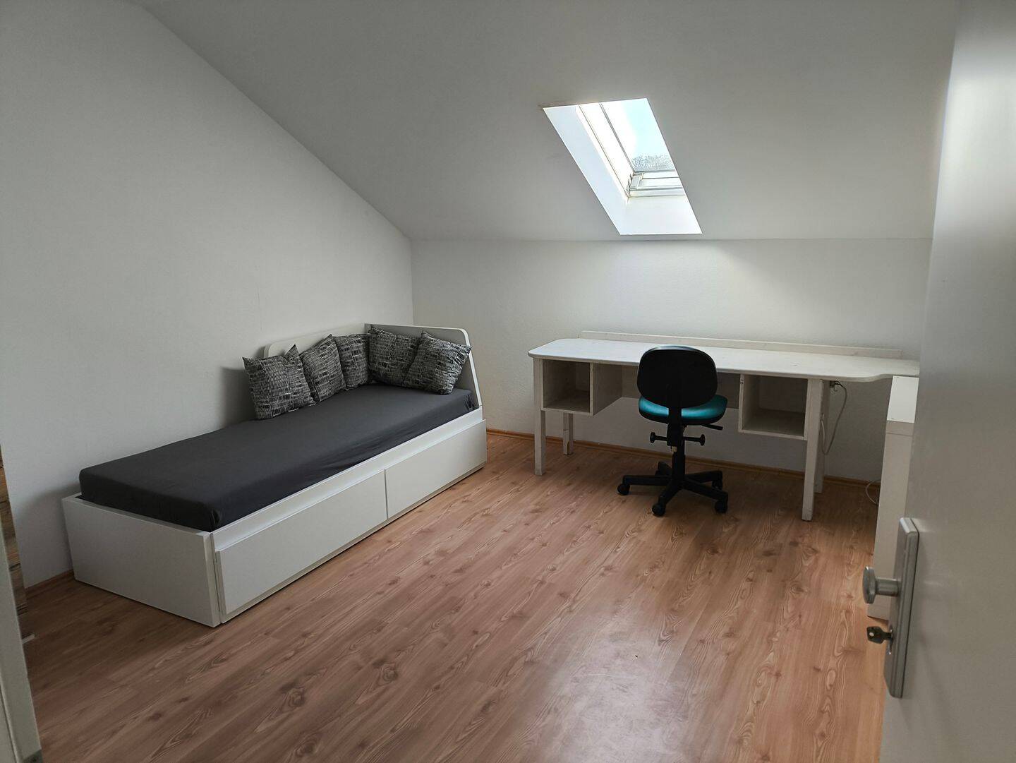 Möblierte 2-Zimmer-Wohnung mit zusätzlichem separatem Zimmer in Lorsch – ideal auf Zeit, 64653 Lorsch