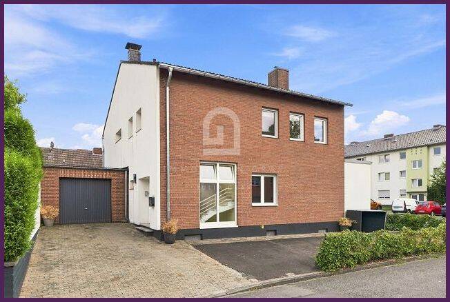Großzügig & Modern – Maisonettewohnung im Hauscharakter mit Garagen und Stellplätzen in Nörvenich, 52388 Nörvenich