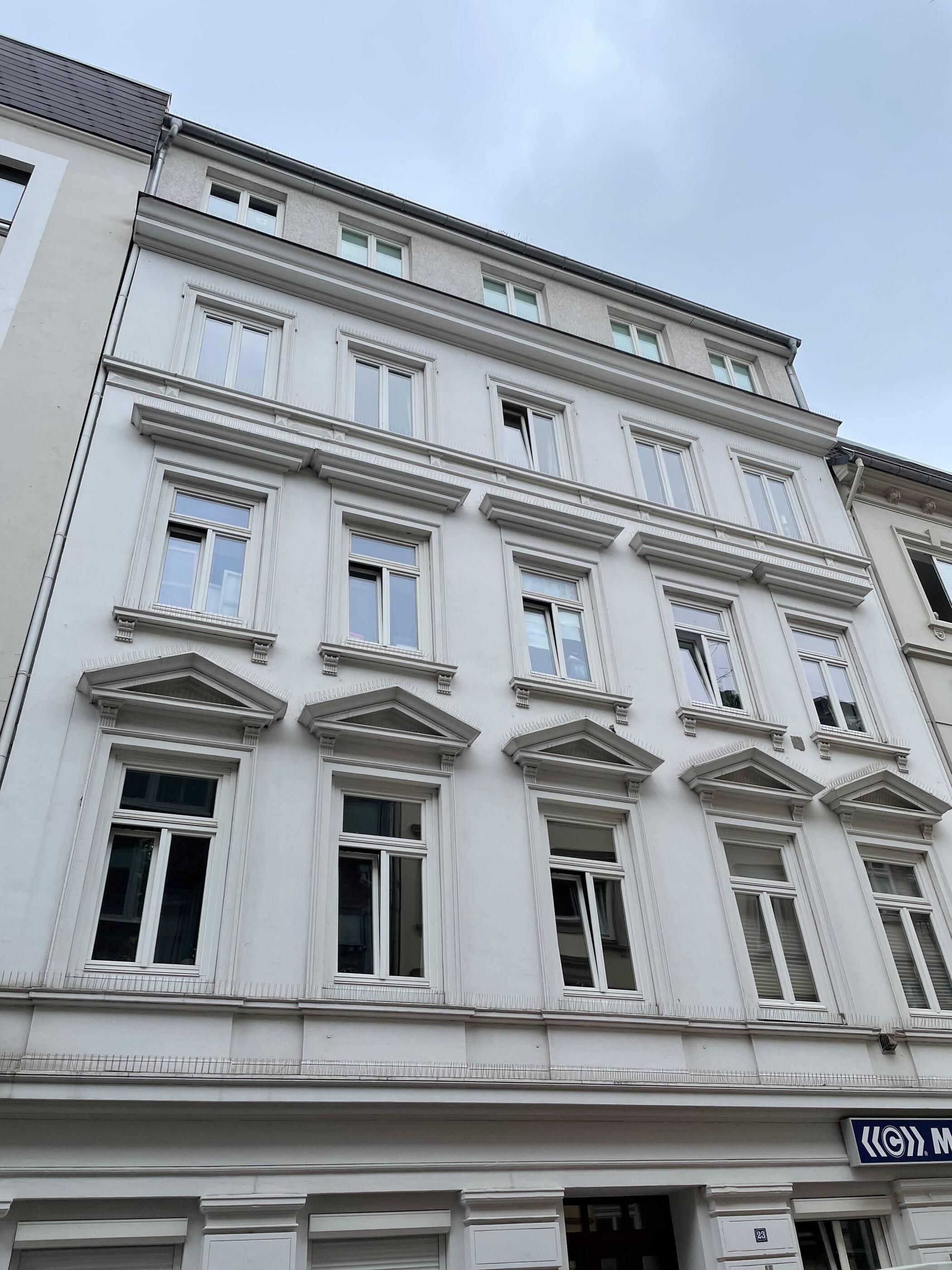 Zentral und modernisiert – 2,5 Zimmer Altbau-Wohnung in St.Georg, 20099 Hamburg (Mitte Hamburg-Altstadt Sankt Georg)