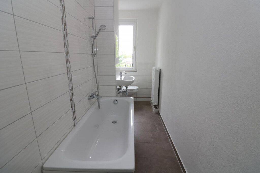 In meiner Badewanne bin ich der Kapitän…tolle 3-RW mit Wanne & Balkon!!!, 9599 Freiberg