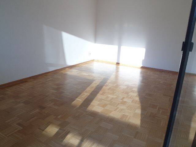 Sehr hochwertige große 2 Zi.-Whg. mit Aufzug, neuem Bad, Einbauküche & Tiefgaragenplatz im Zentrum, 31785 Hameln