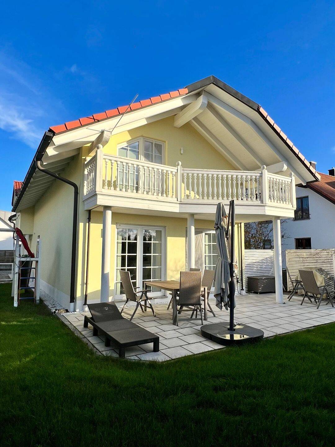 Einfamilienhaus in Hallbergmoos mit Garten, Garage und malerischem Fernblick, 85399 Hallbergmoos