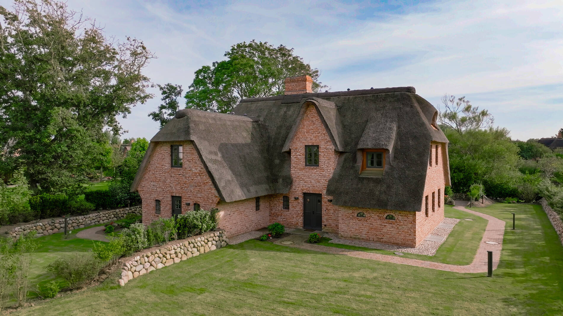 Exklusives Wohnen auf Sylt! Luxuriöse Doppelhaushälfte in Archsum zur Miete, 25980 Sylt