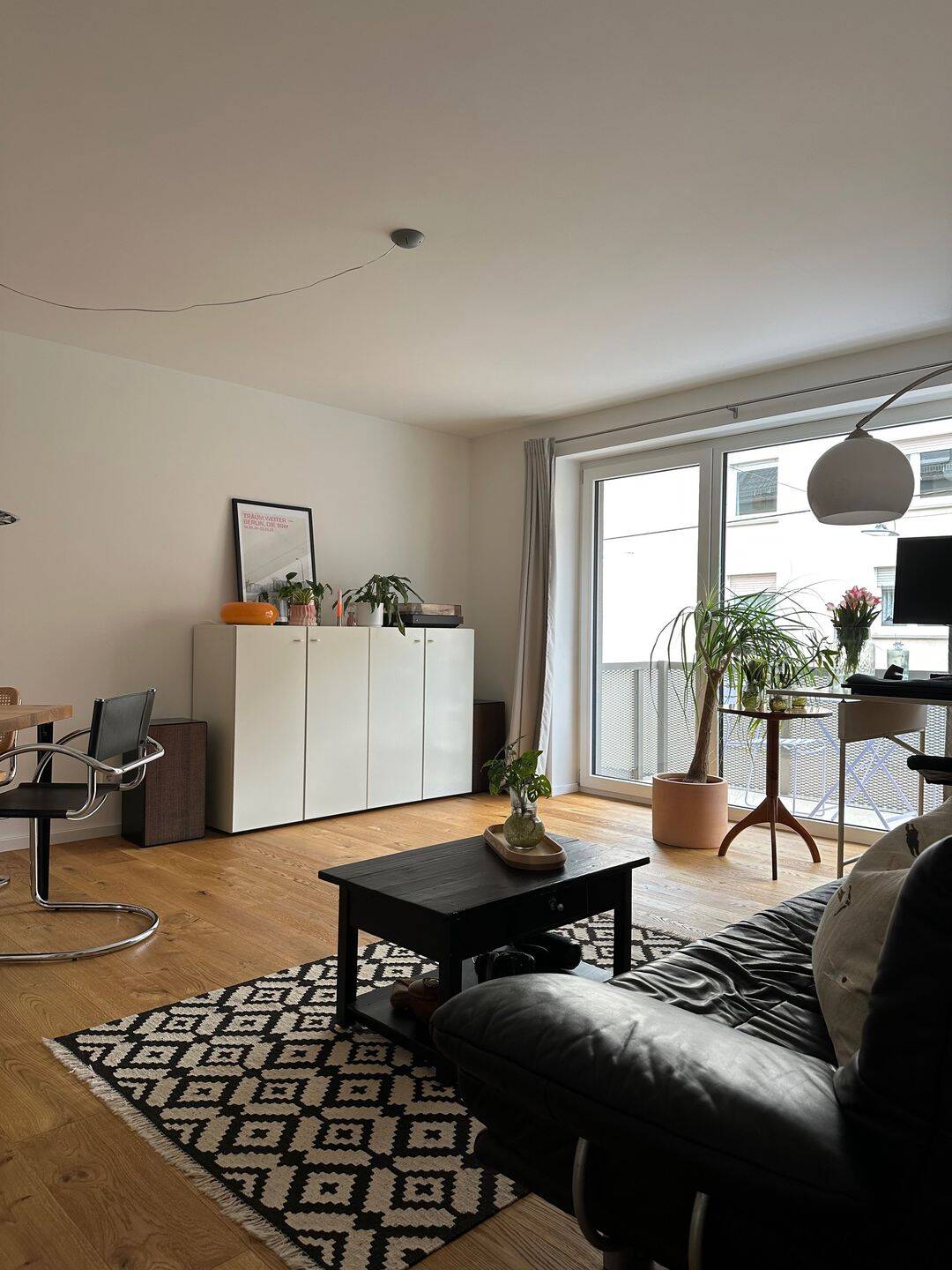 Lichtdurchflutete 3-Zimmer Wohnung im Lehenviertel, 70180 Stuttgart (Mitte Süd)