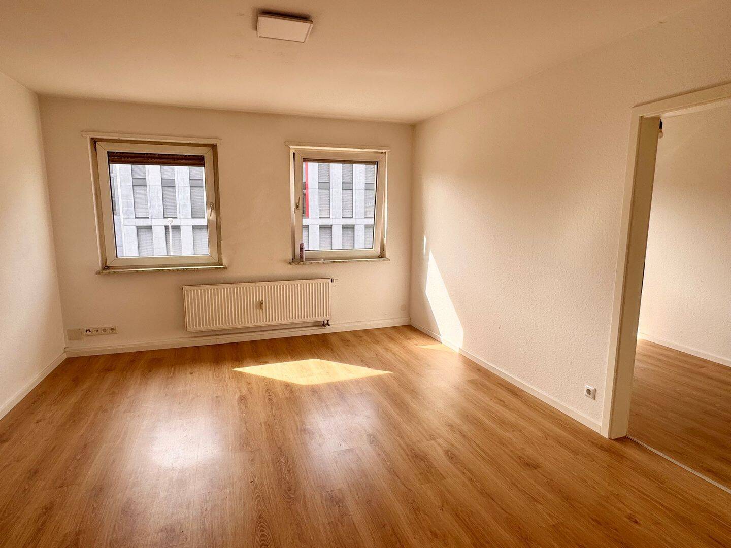TRADITIONELL: SCHÖNE 3-ZIMMER-WOHNUNG MIT BALKON UND STELLPLATZ!, 68309 Mannheim (Käfertal Vogelstang)