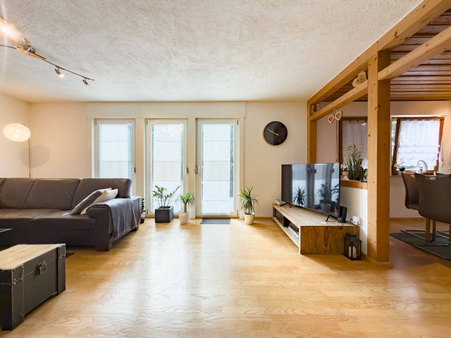 Familienhaus mit viel Platz, wenig Gartenarbeit und PV-Anlage, 94431 Pilsting
