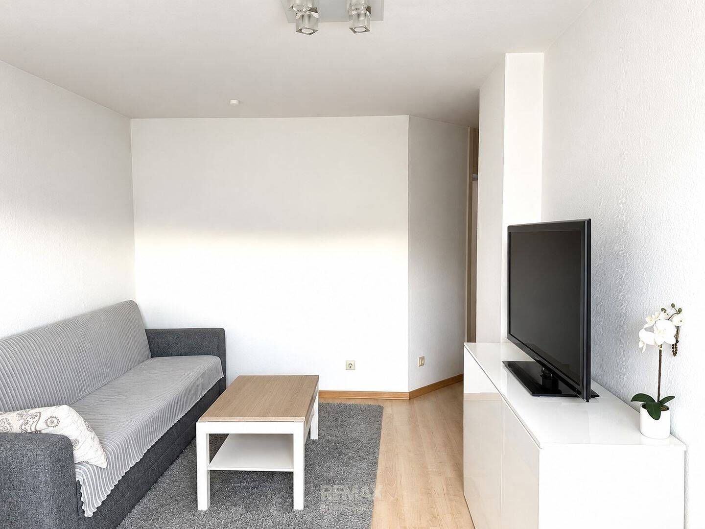 praktische 1-Zimmer-Wohnung mit Aufzug + Balkon in Mettingen, 73733 Esslingen am Neckar