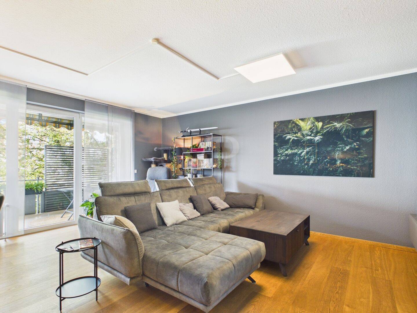 Seelze/Letter: Umfänglich modernisierte 4-Zimmer Eigentumswohnung mit Loggia und TG-Stellplatz, 30926 Seelze