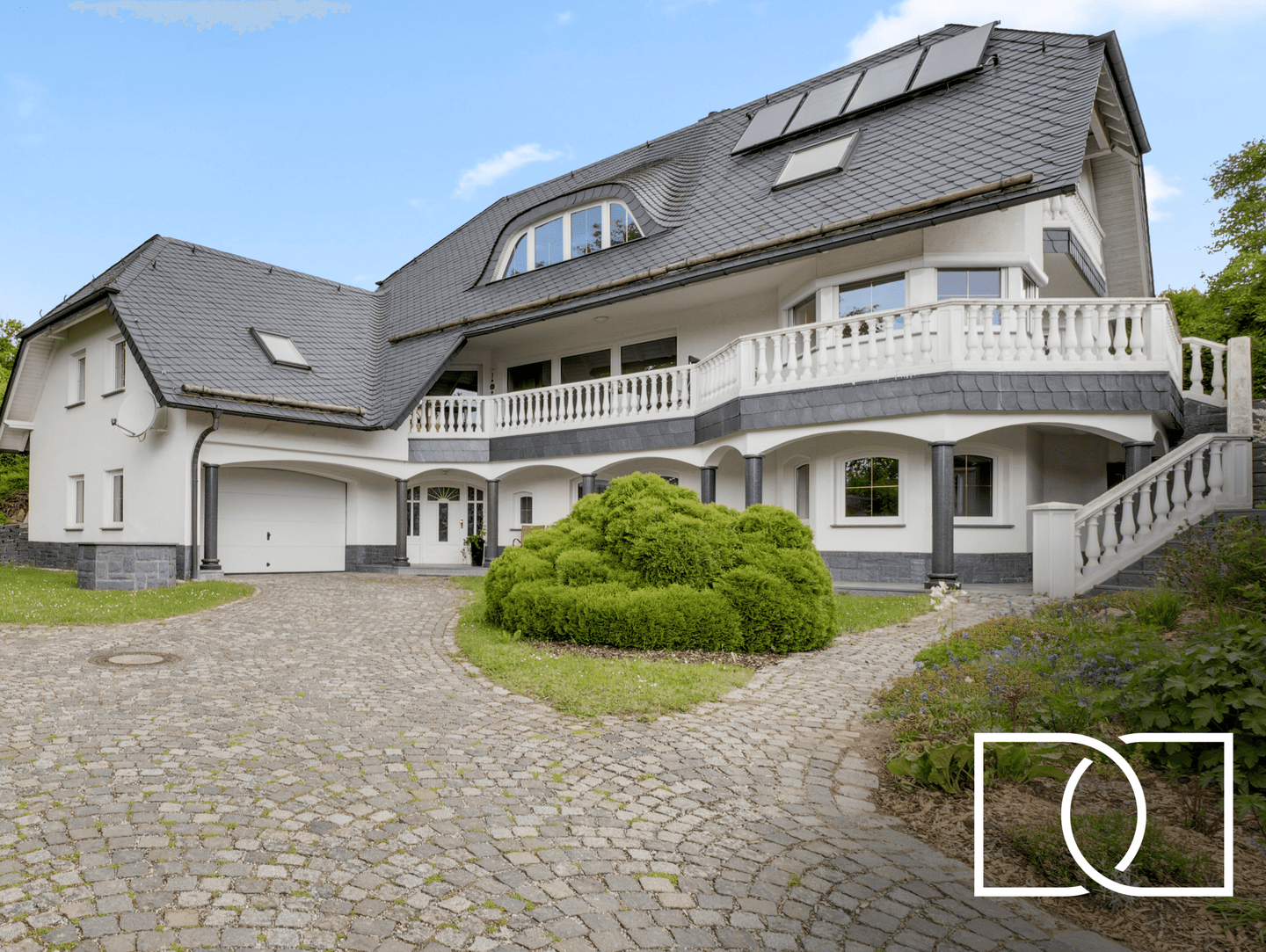 Luxuriöse Architektenvilla! 1.417 m² Grundstück in ruhiger Traumlage mit modernster Technik und ELW, 95339 Wirsberg