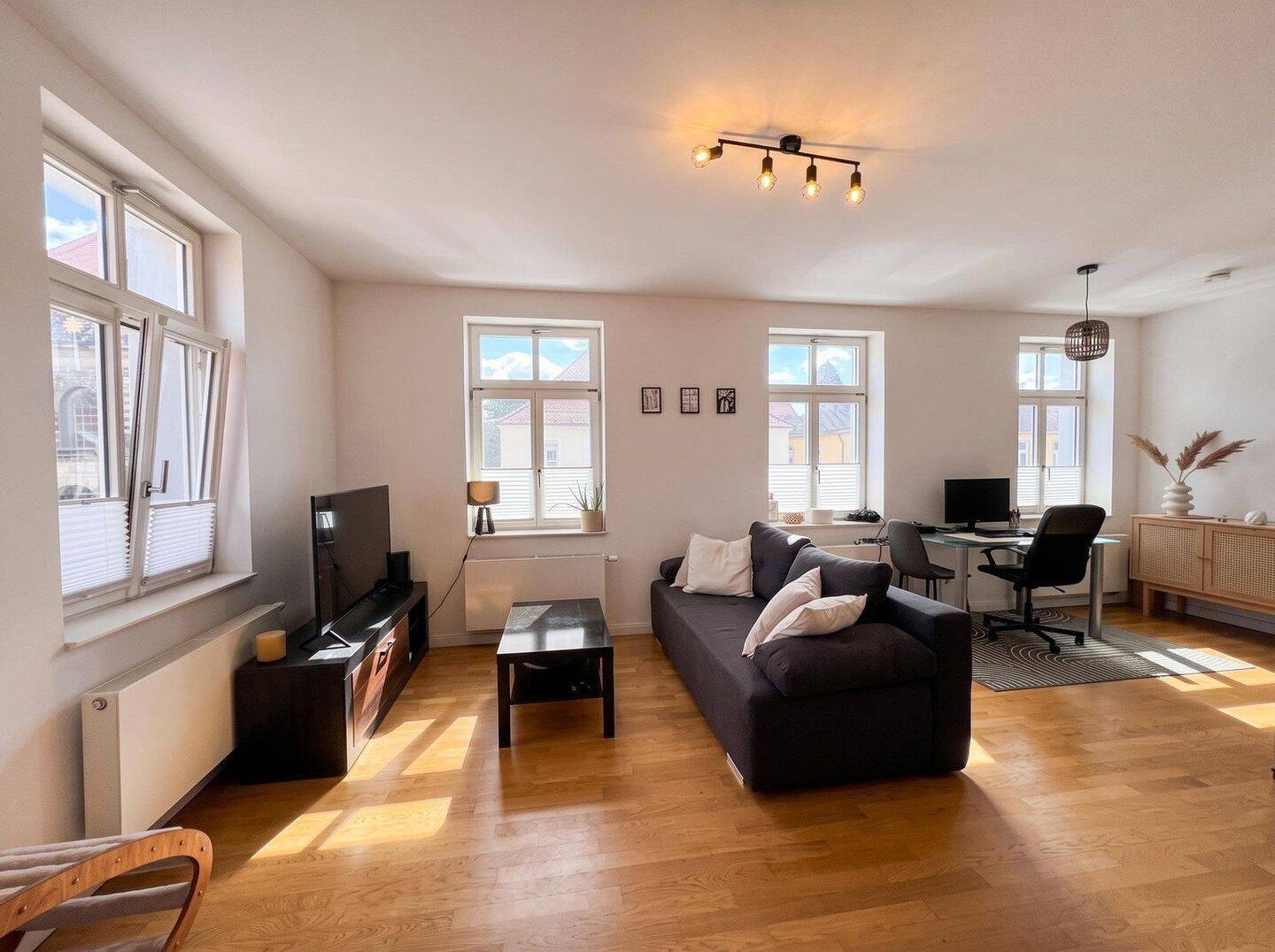 Helle 2-Zi-Wohnung mit historischem Flair – modernisierter Altbau mit Einbauküche und Tageslichtbad, 95448 Bayreuth