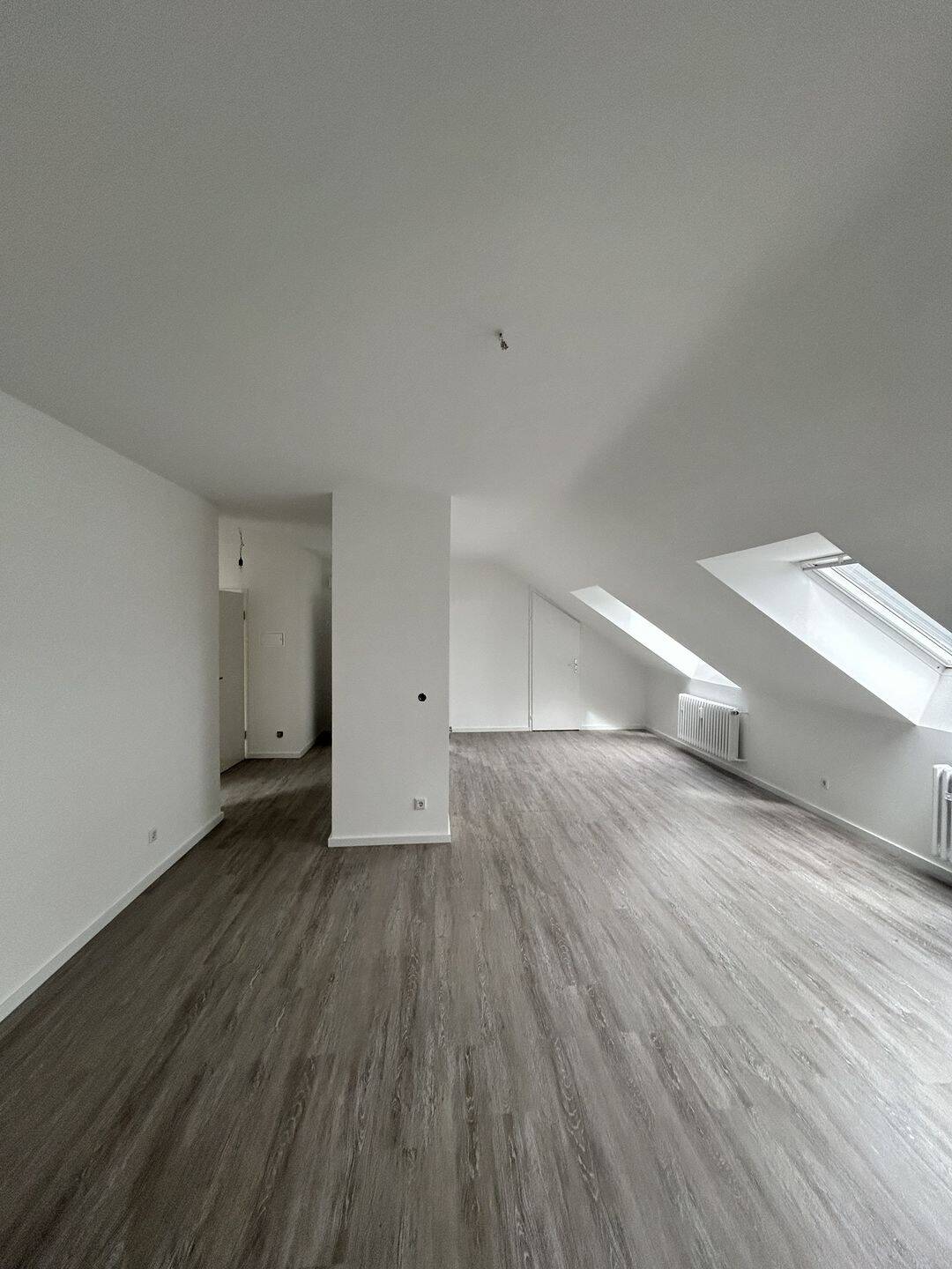 Vollständig renovierte DG-Wohnung in Ratingen Mitte, 40878 Ratingen