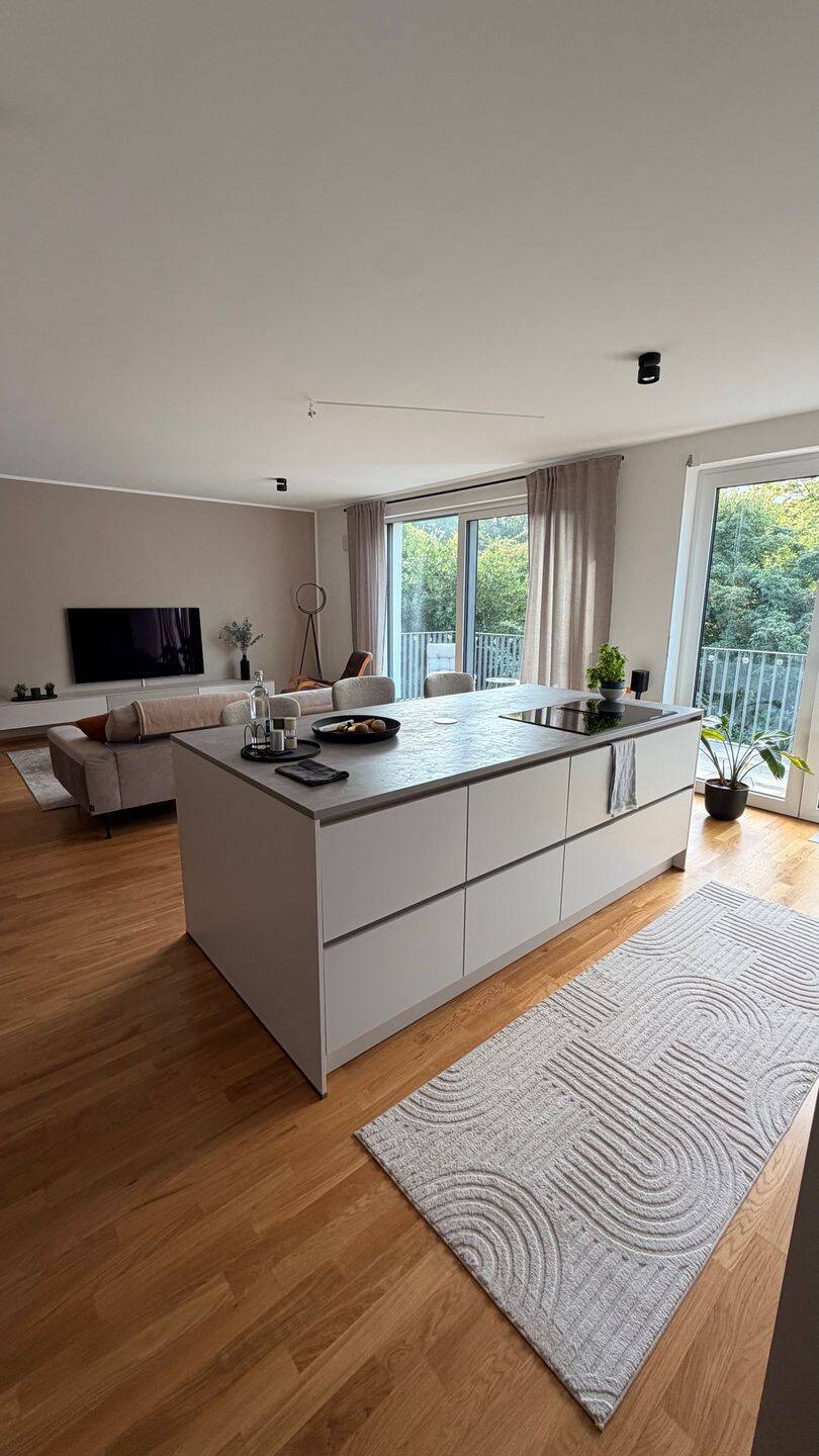 Lichtdurchflutete 3-Zimmer Wohnung in begehrter Lage in Junkersdorf, 50858 Köln (Lindenthal Junkersdorf Weiden)