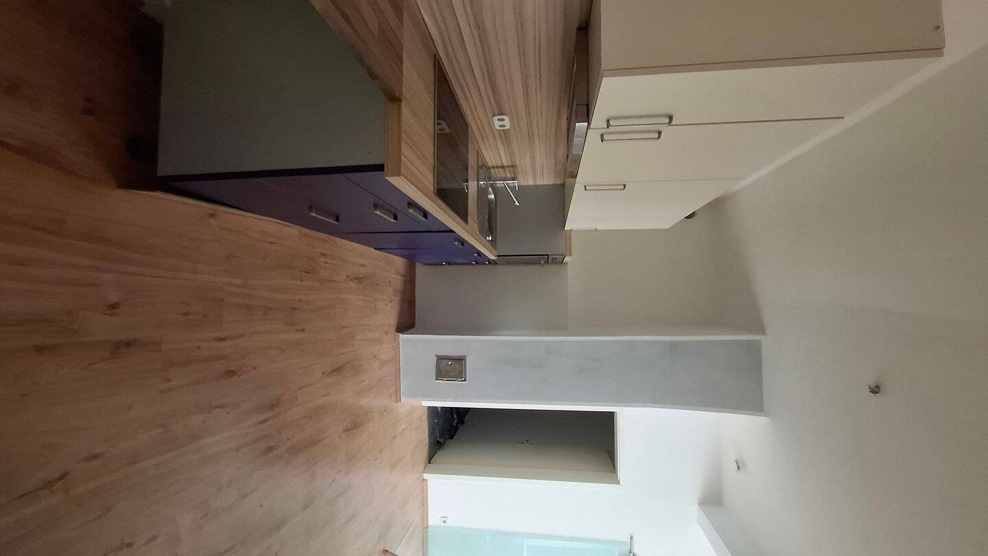 2-Zimmer-Altbauwohnung im Denkmal mit 3 m Decken – ruhiger Hinterhof nahe Wiesengrund, 90763 Fürth (Südstadt Weikershof)