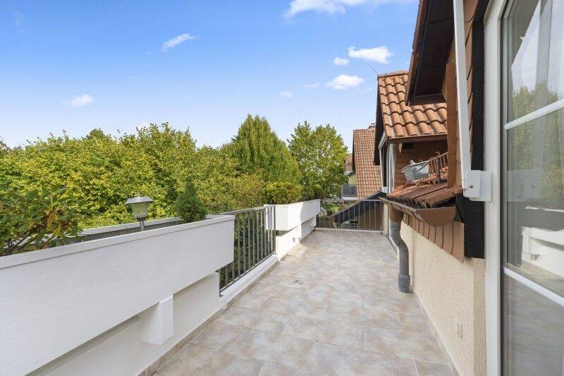 Gepflegte 3-Zimmer DG-Wohnung mit Taunusblick, 61350 Bad Homburg v.d. Höhe