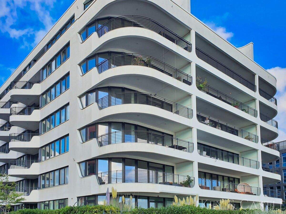Modernes Wohnen an der Spree – 2 Zimmer mit bodentiefen Fenstern, 10245 Berlin (Friedrichshain-Kreuzberg Friedrichshain)