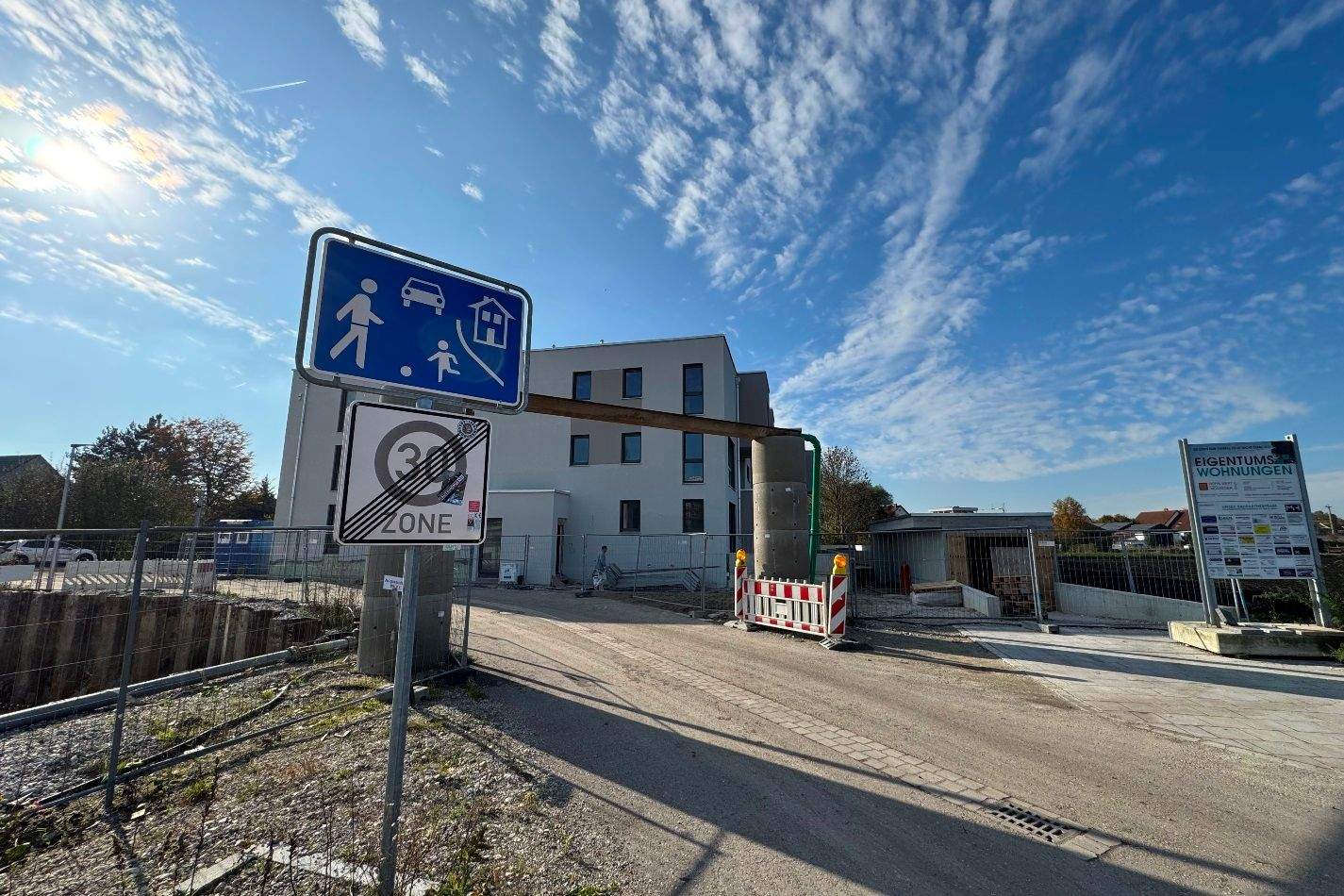 Attraktives Baugrundstück für Atriumwohnen (Dreispänner) in Dachau, 85221 Dachau