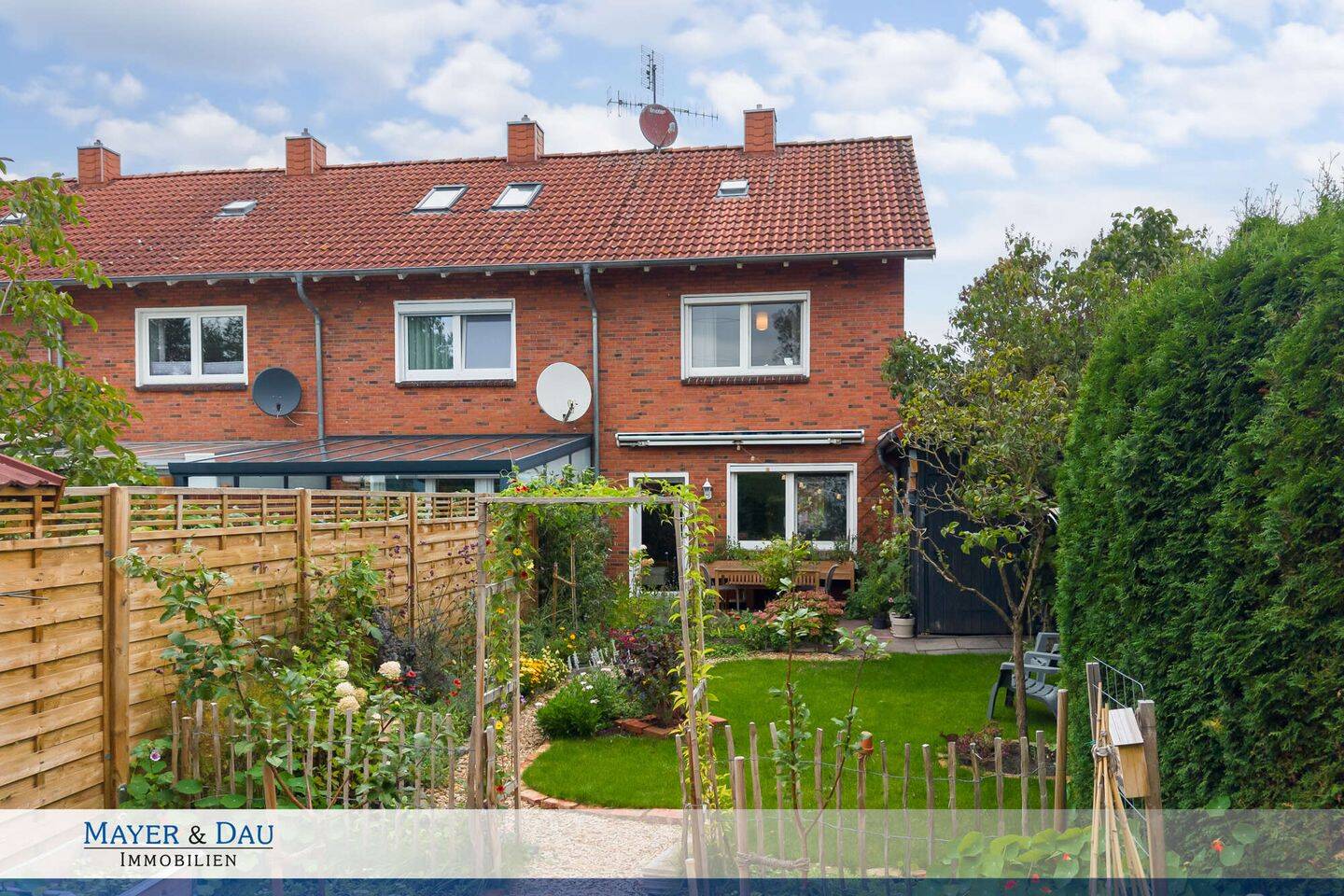 Reihenendhaus mit Carport, Geräteraum u. 2 Pkw-Stellplätzen in zentraler Lage, Obj. 10310, 26160 Bad Zwischenahn