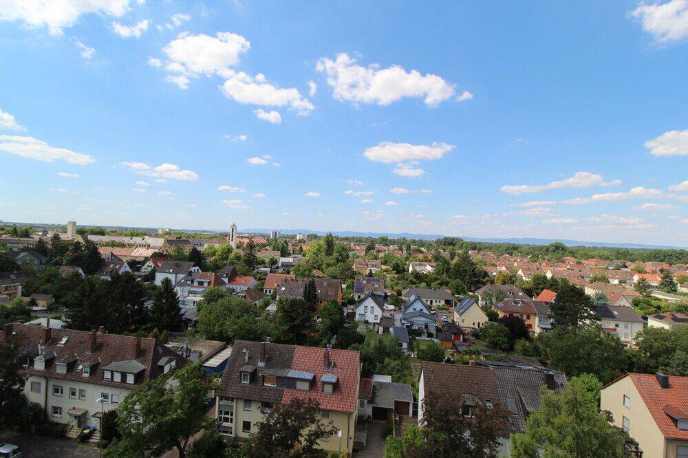 Gepflegte 3-Zimmer-Wohnung mit toller Aussicht. Sofort beziehbar, 67067 Ludwigshafen am Rhein (Gartenstadt Maudach Rheingönheim)