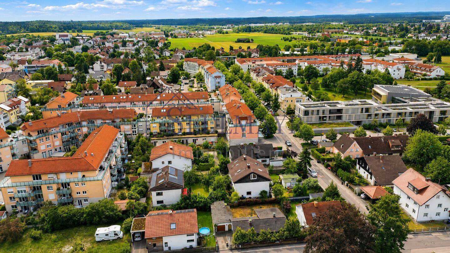 VERKAUF: Seltene Gelegenheit – Baugrundstück mit Altbestand in begehrter Wohnlage von Gilching!, 82205 Gilching