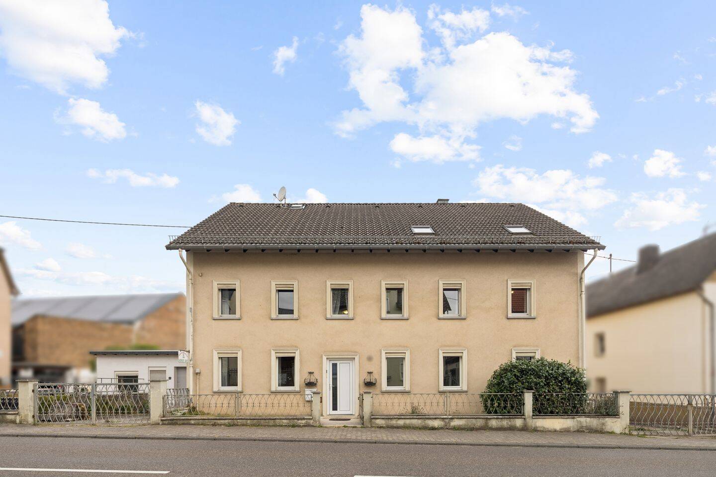 Charmantes Wohnhaus mit großem Grundstück und vielseitigem Entwicklungspotenzial in Birlenbach, 65626 Birlenbach