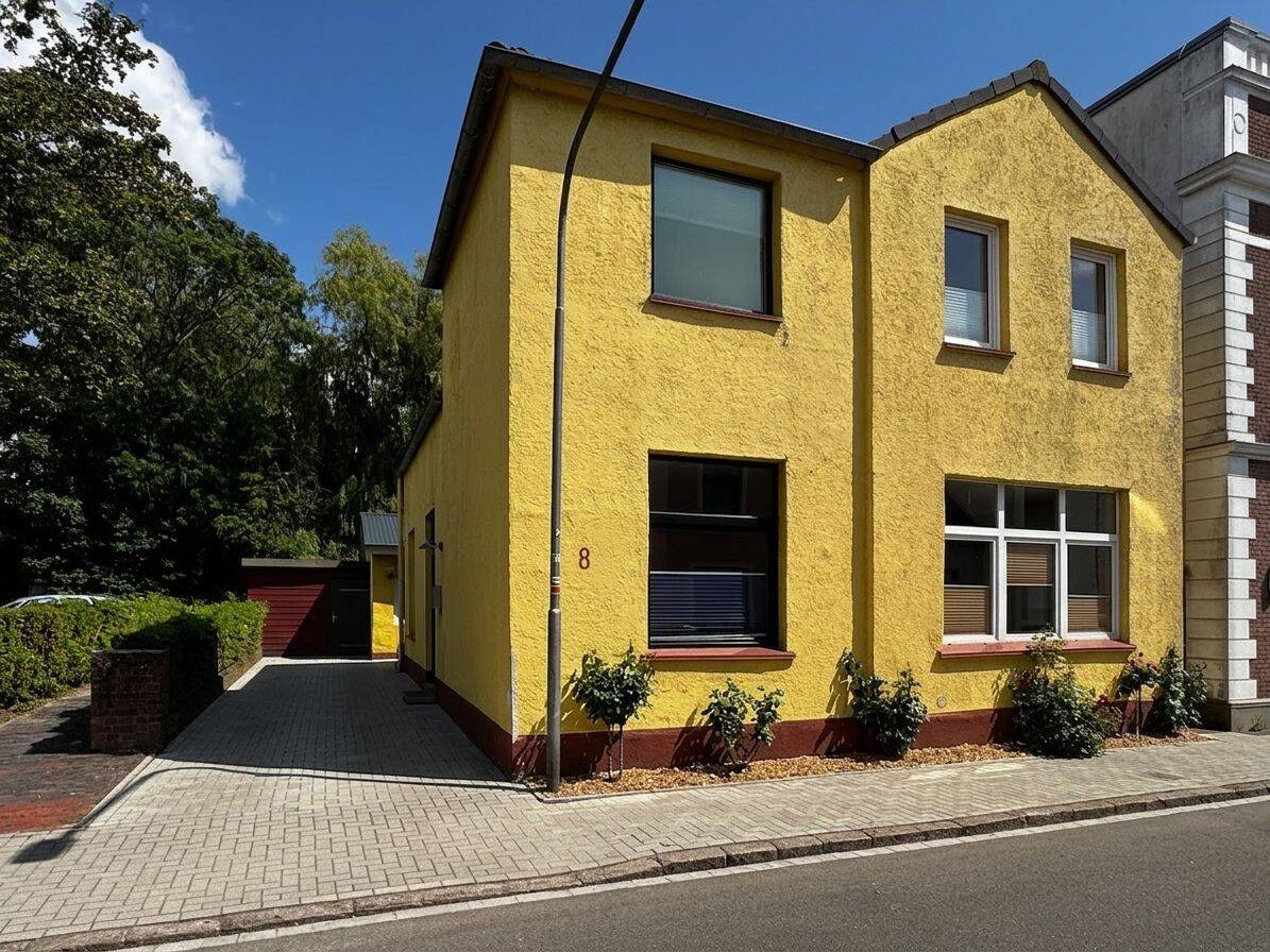 Charmantes Einfamilienhaus mit großzügigem Raumangebot und viel Gestaltungspotenzial in Marne, 25709 Marne