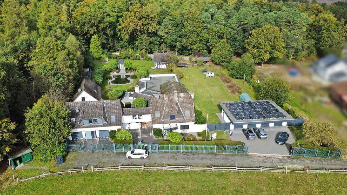 Wohn-Ensemble mit drei Häusern, XXL Garage, Spa-Bereich und Nebengebäuden, 29664 Walsrode